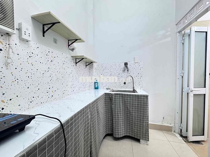 NGUYỄN KIỆM Ở 5 - 6 NGƯỜI Ở THOẢI MÁI