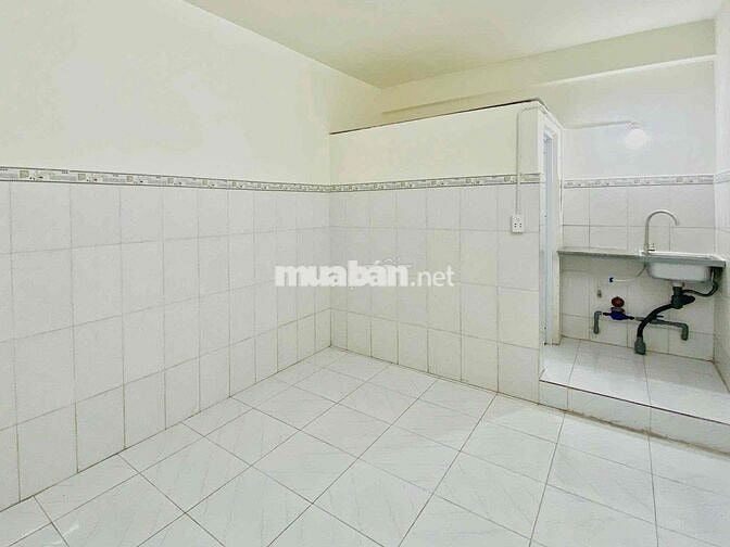 Tiện qua Văn Hiến và Công Thương 10 phút