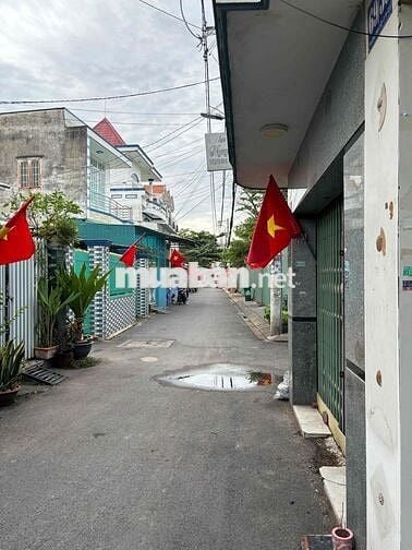 Nhà sạch sẽ khu an ninh xe hơi chạy vô nhà Phạm Đức Sơn
