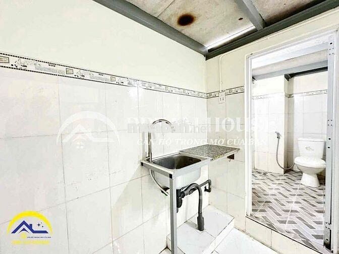 Tiện qua Văn Hiến và Công Thương 10 phút