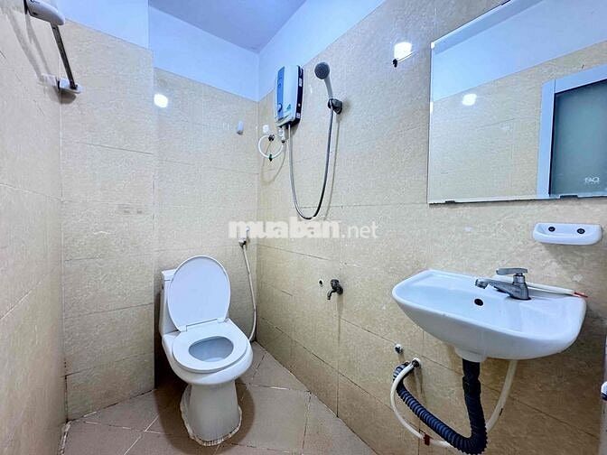 NGUYỄN KIỆM Ở 5 - 6 NGƯỜI Ở THOẢI MÁI