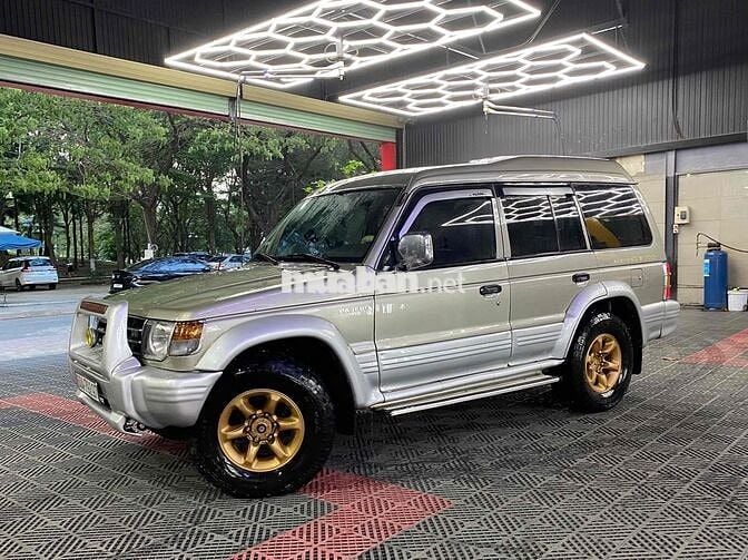 Mitsubishi Pajero 2004 - 7 chỗ V33 đẹp lắm