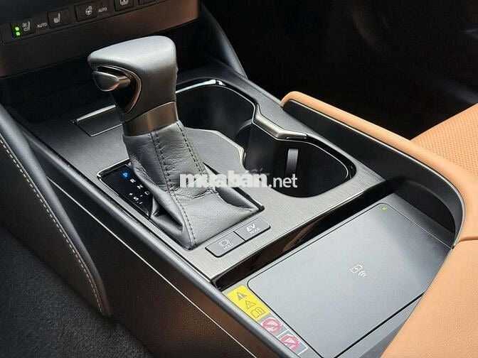 [ES300h] Màu Đen, sản xuất 2023. Xe đẹp 01 chủ🇻🇳