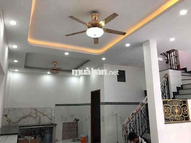 BÁN NHÀ MỚI XÂY GẦN CHỢ TÂN VẠN