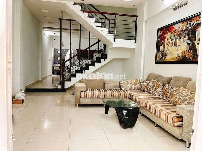 Cho thuê nhà 3 tầng hẻm xe hơi thông full nội thất gần ĐHT 06 - Q12