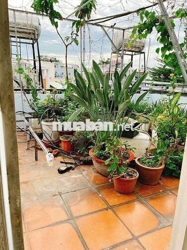 Cho thuê nhà 3 tầng hẻm xe hơi thông full nội thất gần ĐHT 06 - Q12