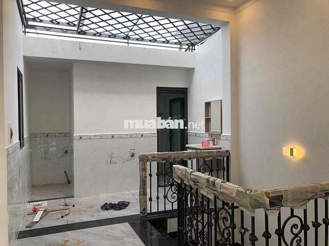BÁN NHÀ MỚI XÂY GẦN CHỢ TÂN VẠN