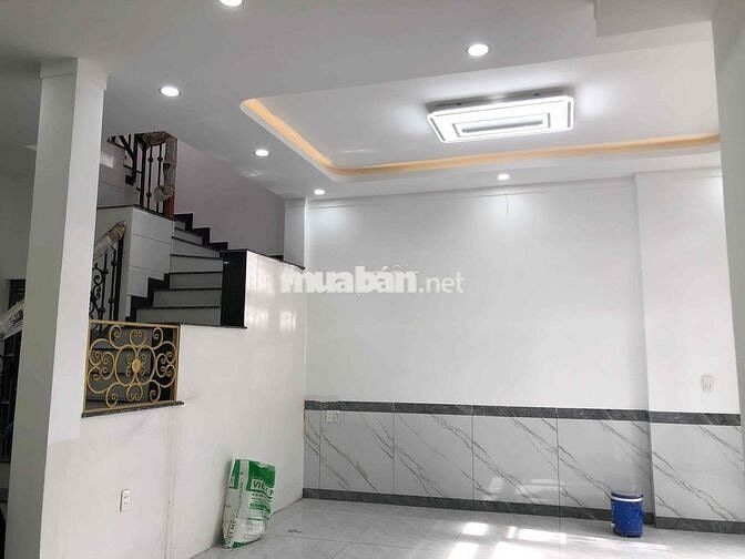 BÁN NHÀ 1 TRỆT 1 LẦU NGAY UBND PHƯỜNG TÂN VẠN