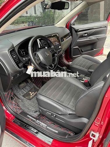 Mitsubishi Outlander 2.0CVT 2023 chính chủ từ mới