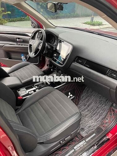 Mitsubishi Outlander 2.0CVT 2023 chính chủ từ mới