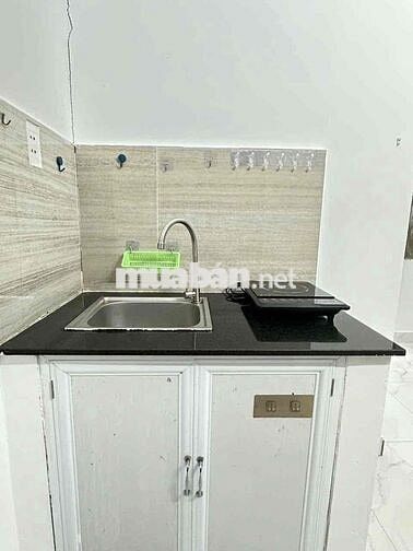 PHÒNG MẶT TIỀN NGUYỄN THỊ THẬP ĐỦ NỘI THẤT QUẬN 7 GIÁ RẺ
