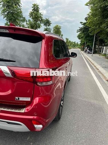 Mitsubishi Outlander 2.0CVT 2023 chính chủ từ mới