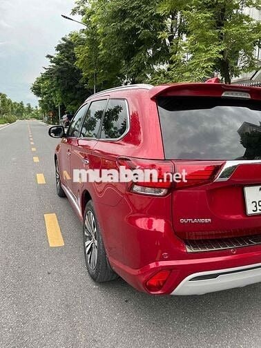 Mitsubishi Outlander 2.0CVT 2023 chính chủ từ mới