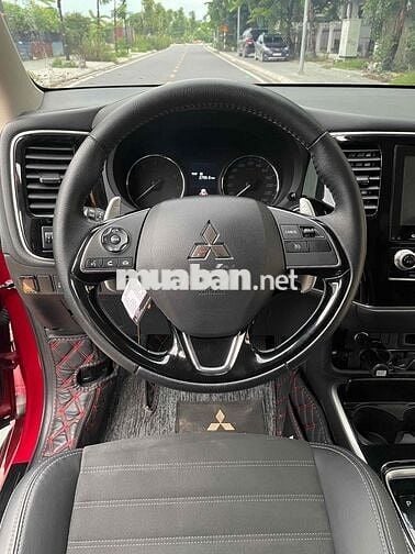 Mitsubishi Outlander 2.0CVT 2023 chính chủ từ mới