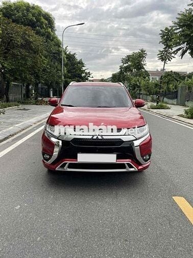 Mitsubishi Outlander 2.0CVT 2023 chính chủ từ mới