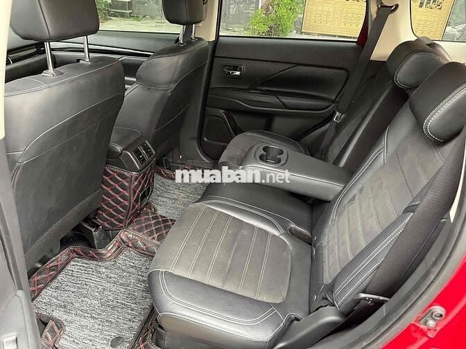 Mitsubishi Outlander 2.0CVT 2023 chính chủ từ mới