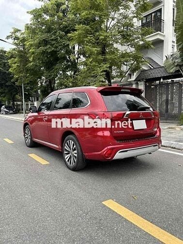 Mitsubishi Outlander 2.0CVT 2023 chính chủ từ mới