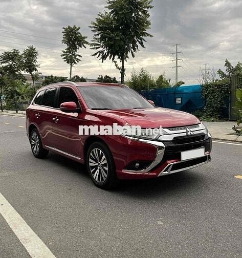 Mitsubishi Outlander 2.0CVT 2023 chính chủ từ mới
