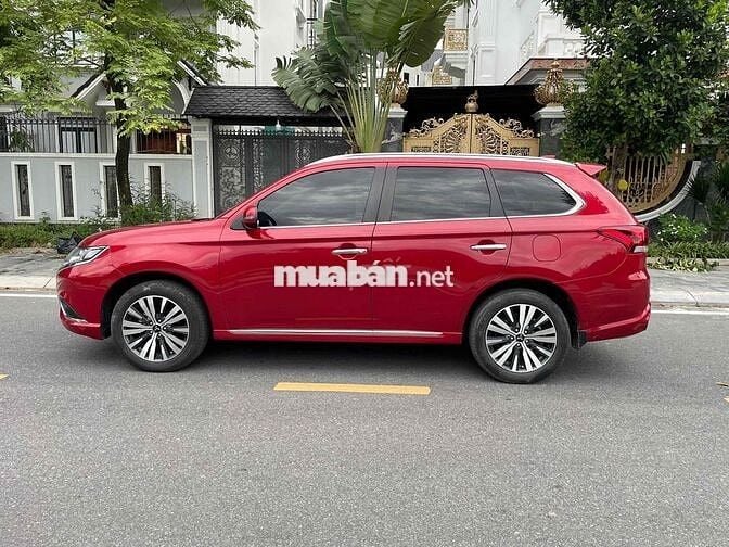 Mitsubishi Outlander 2.0CVT 2023 chính chủ từ mới