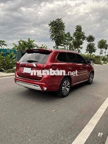 Mitsubishi Outlander 2.0CVT 2023 chính chủ từ mới