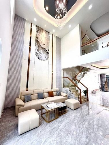 Bán nhà 5 tầng DTSD 300m2 đường Nguyễn Thị Sóc