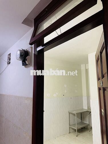 Phòng căn hộ cho thuê, bảo vệ 24/7, có hầm xe, đi thang máy, thoáng