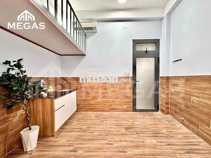 Cửa sổ mới xây full nội thất gác cao ngay Công Viên Làng Hoa
