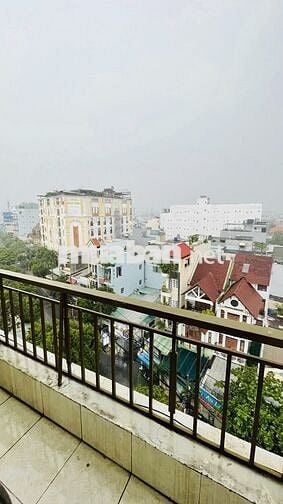 Phòng căn hộ cho thuê, bảo vệ 24/7, có hầm xe, đi thang máy, thoáng