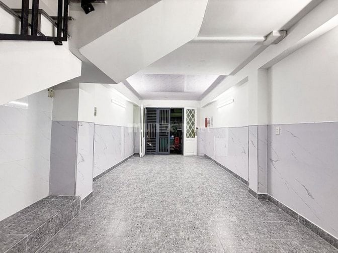 Bán Nhà 5 tầng Phan Văn Hân-8 CHDV Full nội thất- cách Quận 1 chỉ 500m