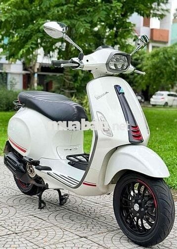 Vespa spinrt đèn led cuối 2020. biển 43