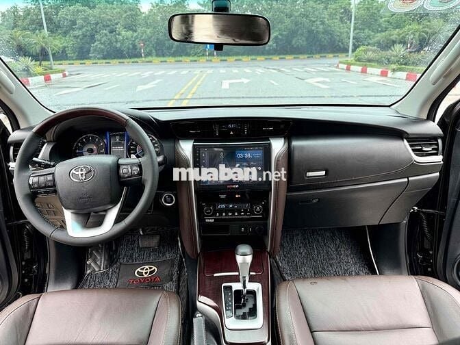 Toyota Fortuner 2.7V 4x2 AT 2017 Nhập Khẩu