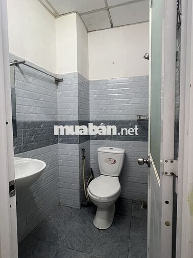 Chính chủ cần bán gấp Nhà 52m2 trệt lầu 2pn 2wc Tôn Đản kẹt bank