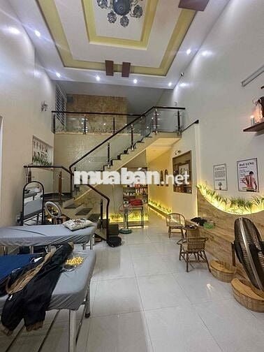 Tôi cần bán căn nhà Ngay gần chợ cổng 10