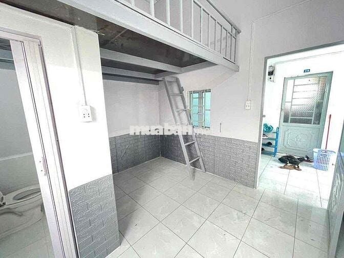 ĐỘC QUYỀN PHÒNG CÓ GÁC NGAY ĐH TÔN ĐỨC THẮNG