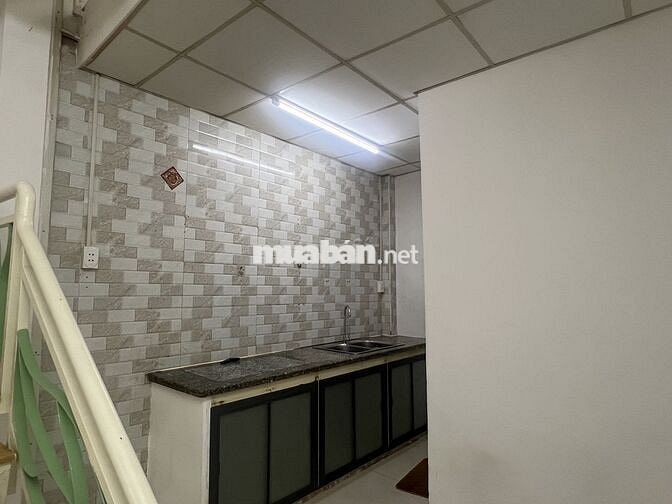 Chính chủ cần bán gấp Nhà 52m2 trệt lầu 2pn 2wc Tôn Đản kẹt bank