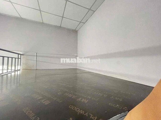 ĐỘC QUYỀN PHÒNG CÓ GÁC NGAY ĐH TÔN ĐỨC THẮNG