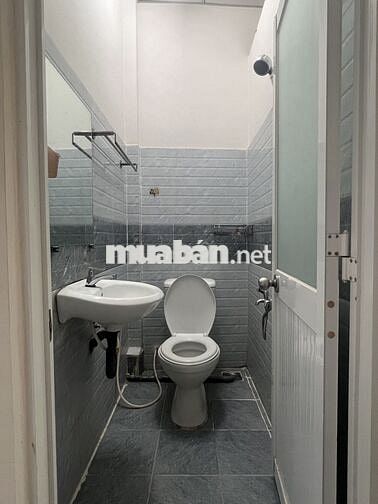 Chính chủ cần bán gấp Nhà 52m2 trệt lầu 2pn 2wc Tôn Đản kẹt bank