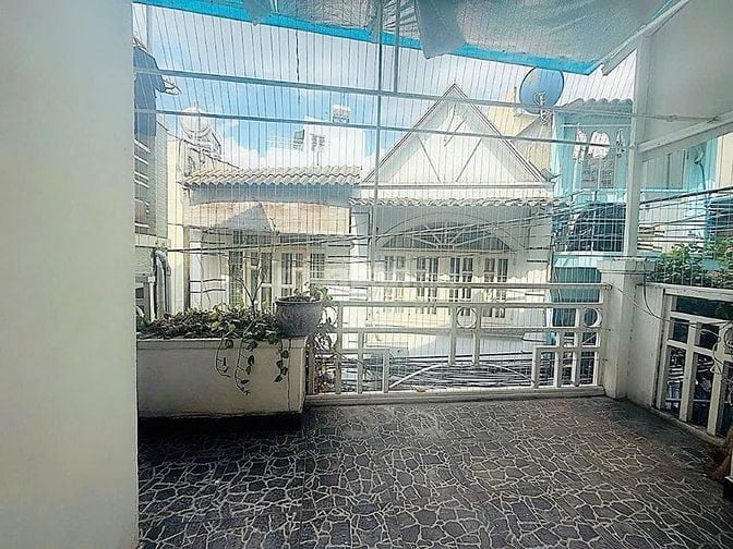 Cần ra gấp căn nhà đường Trần Xuân soạn Q7
