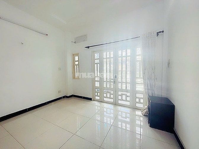 Cần ra gấp căn nhà đường Trần Xuân soạn Q7