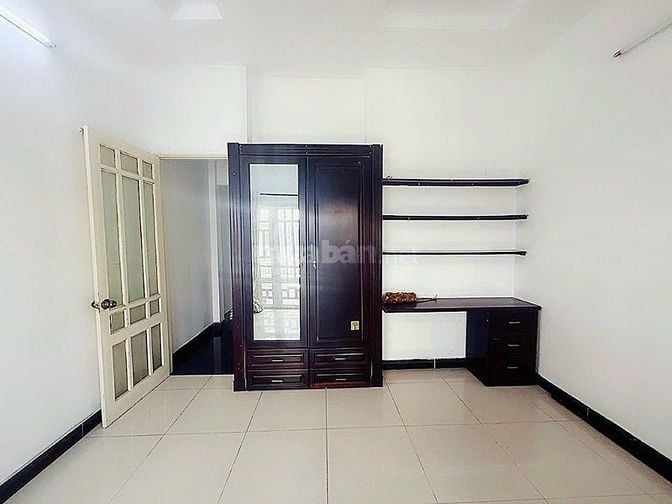 Cần ra gấp căn nhà đường Trần Xuân soạn Q7