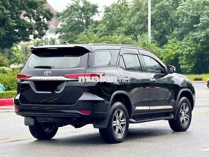 Toyota Fortuner 2.7V 4x2 AT 2017 Nhập Khẩu