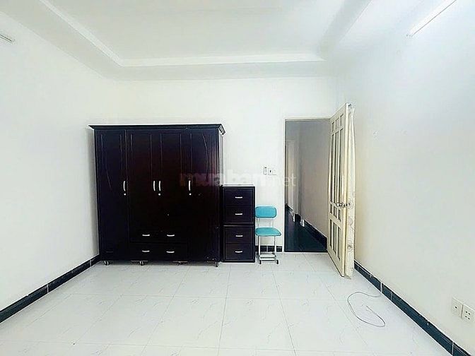 Cần ra gấp căn nhà đường Trần Xuân soạn Q7