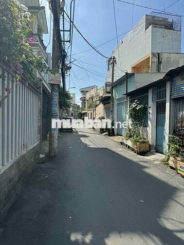 NHÀ PHỐ HÓC MÔN - 3 TẦNG - 8X17 - HẺM Ô TÔ THÔNG TỨ PHÍA