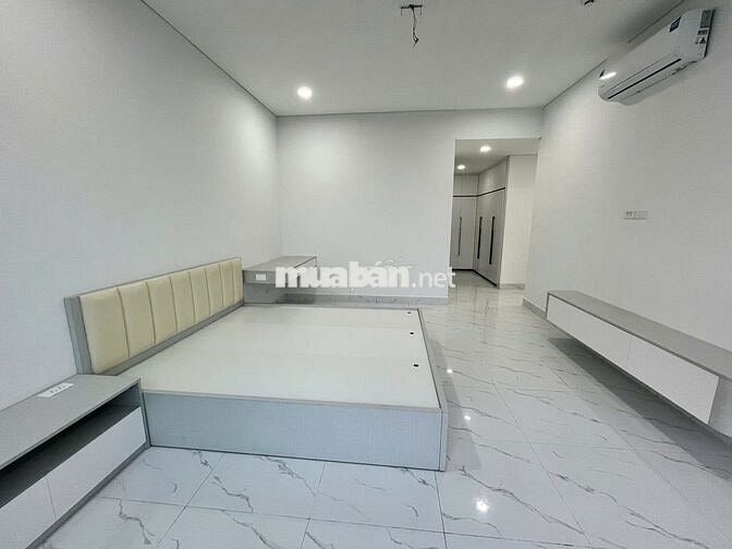 Vào luôn CH 198m2 3PN, 1phụ nội thất đẹp tại Dolphin Plaza giá 22tr/th