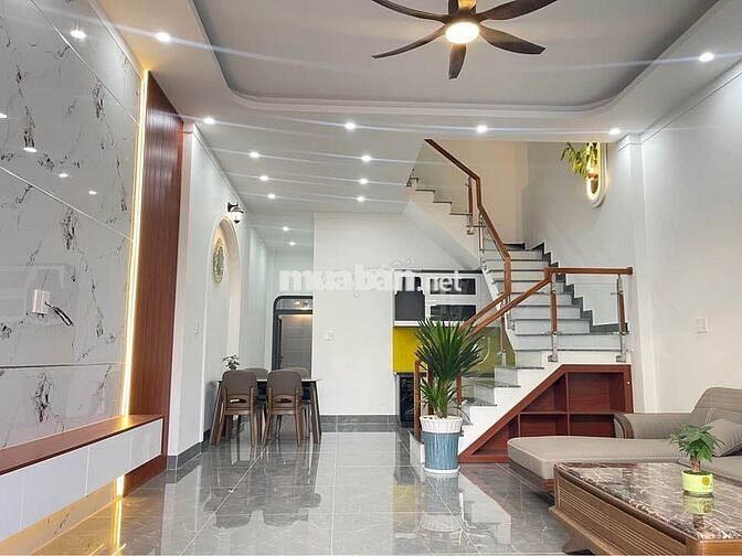 XOAY NGÂN HÀNG BÁN GẤP NHÀ LẦU NẰM GẦN CHỢ THẠNH PHÚ SỔ RIÊNG