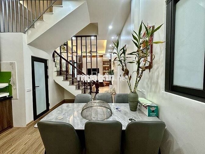 NHÀ ĐẸP - FULL NỘI THẤT  - GÀN CHỢ  - GẦN TRƯỜNG CẤP 1, 2 VĨNH HƯNG