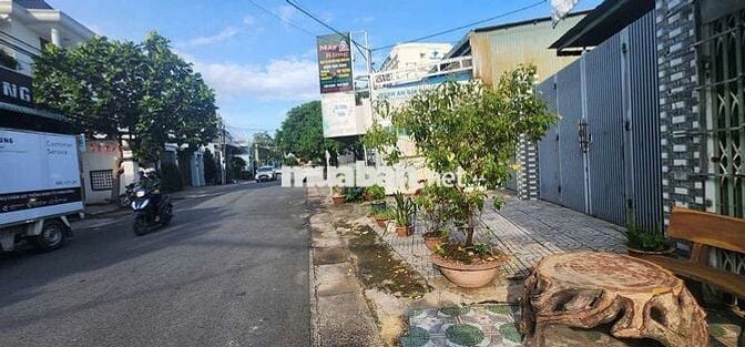 Mặt Tiền Trung Tâm gần vincom và BV Hoàn Mỹ