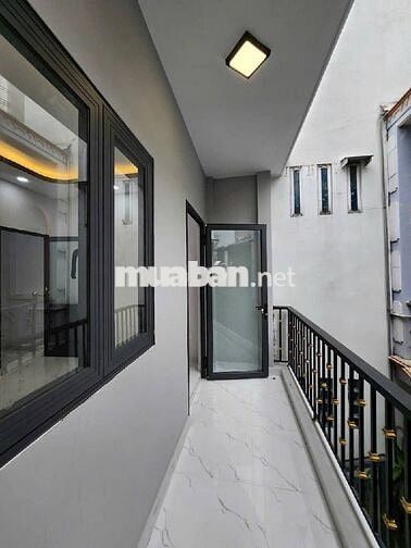 NHÀ BẾN VÂN ĐỒN Q4- SÁT MT- 32m2 - 2 TẦNG- GIÁ 4 TỶ NHỈNH