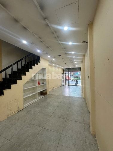 CHO THUÊ NHÀ MẶT PHỐ 242 CẦU GIẤY, HÀ NỘI- DT  60m2x 4 tầng, MT 4m