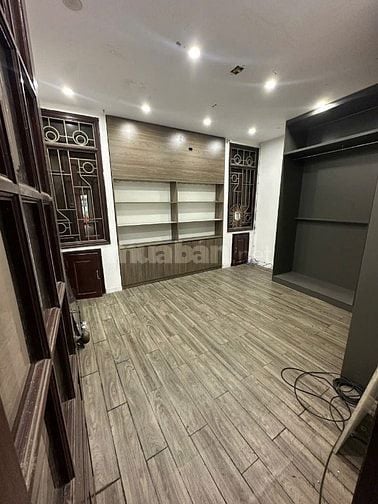 CHO THUÊ NHÀ MẶT PHỐ 242 CẦU GIẤY, HÀ NỘI- DT  60m2x 4 tầng, MT 4m